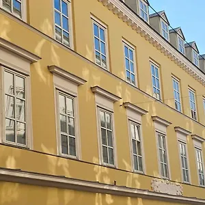 Hotel Easy By Stadtpark - Newly Renovated, Viena
